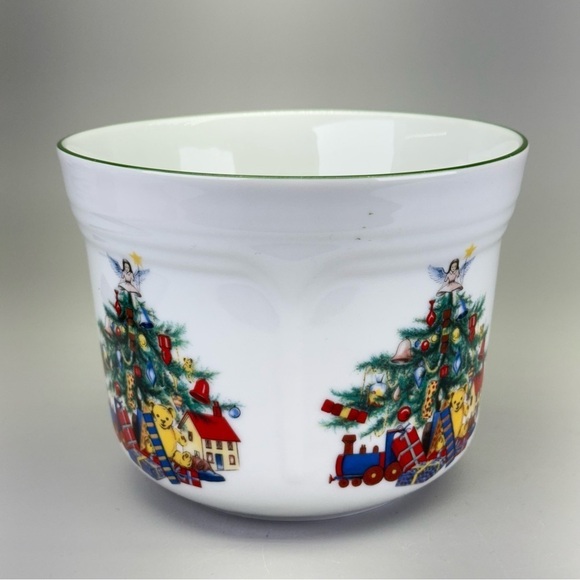 Kronester Bavaria Christmas Tree
Holiday Decor Planter Dish Bowl - Picture 3 of 8
